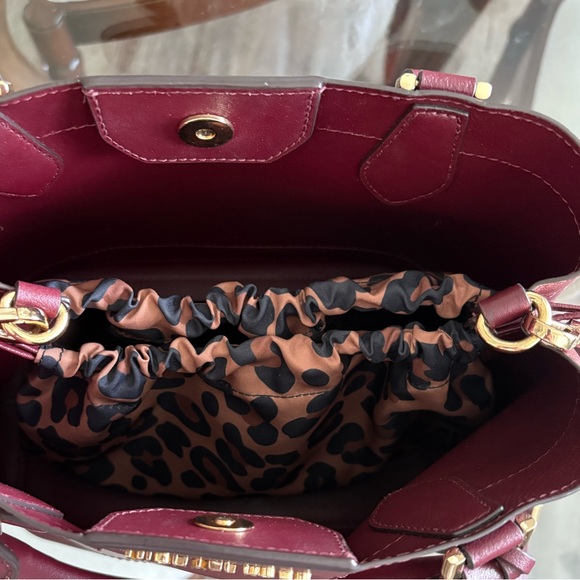 ♥️♥️MICHAEL KORS EDEN BURGUNDY LEATHER DRAWSTRING GRAB BAG!♥️♥️ - Picture 7 of 10